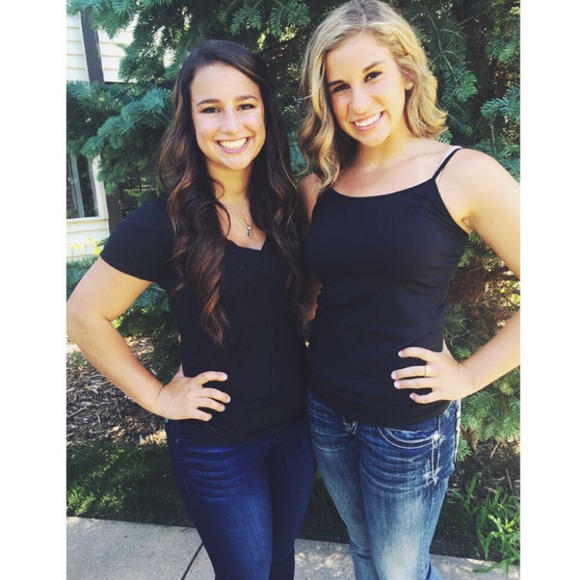 Meet your Posher, Nicole - Picture 1 of 1